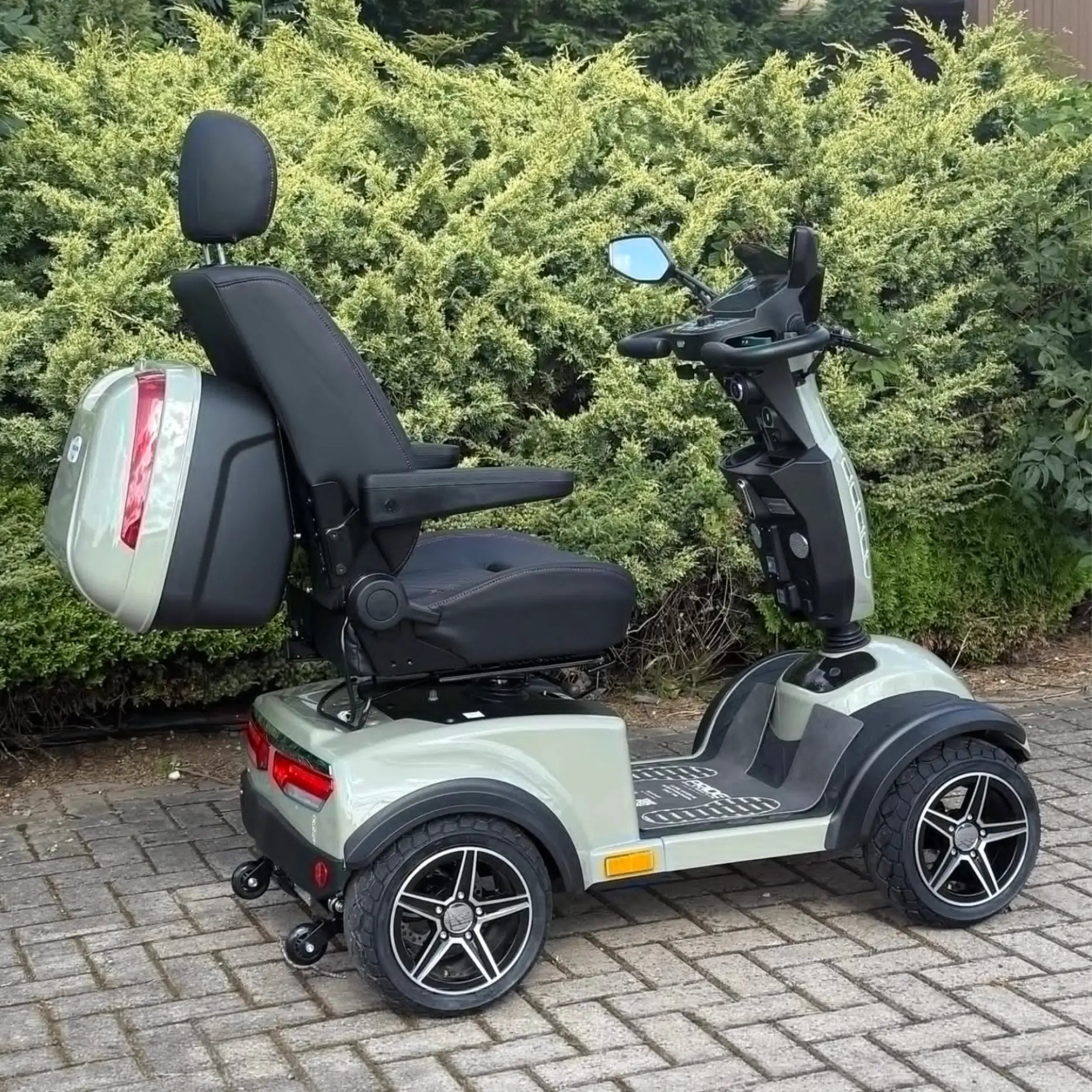 AGL Navigator Sport - Nardo Grey My Store